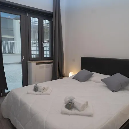Led, Comfort And Style Just A Few Minutes From The Colosseum Rome